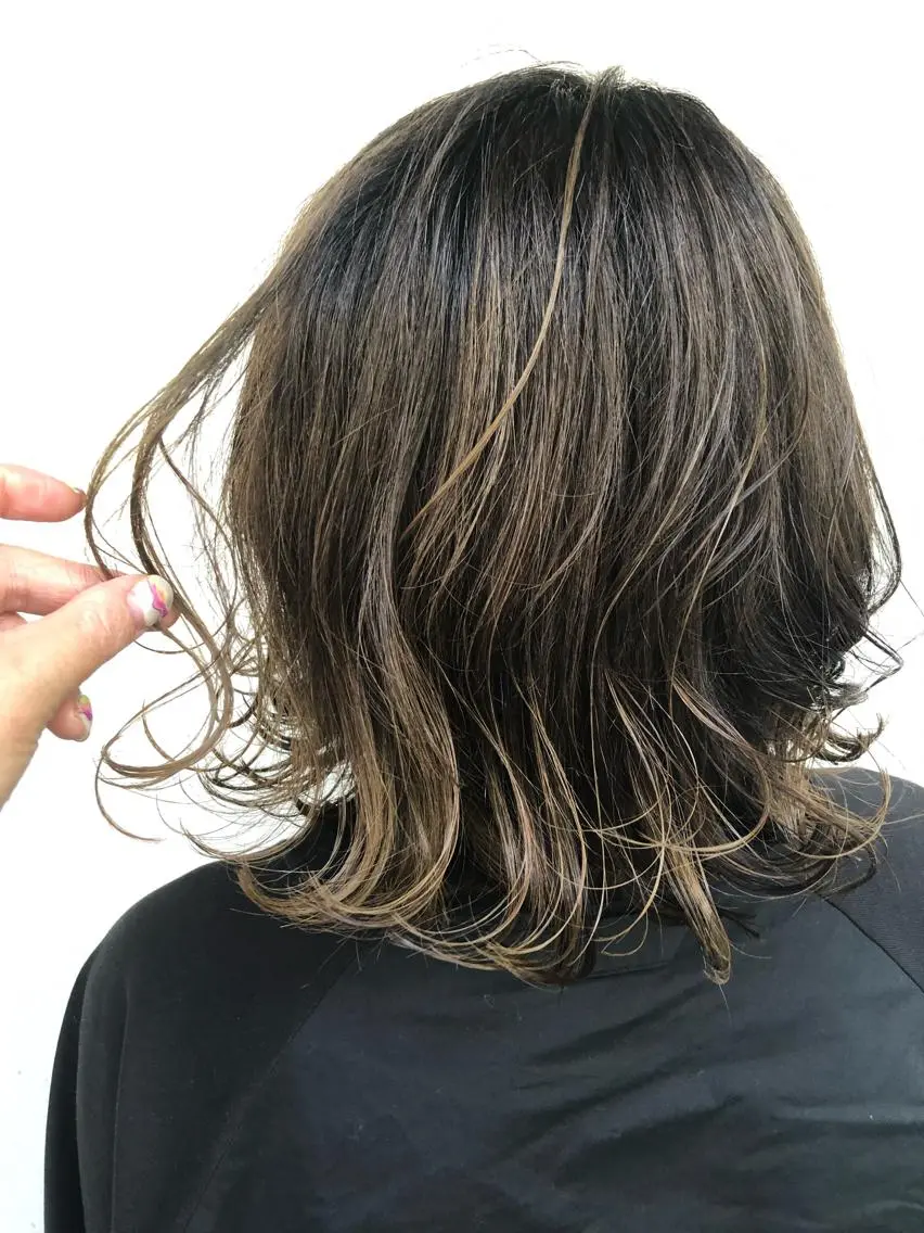 ミディアム カラー ベージュカラー 勝野 麻美のヘアスタイル