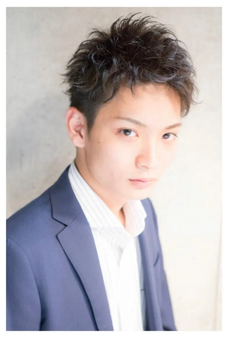 メンズ アップバング ツーブロック 井上 りょうのヘアスタイル