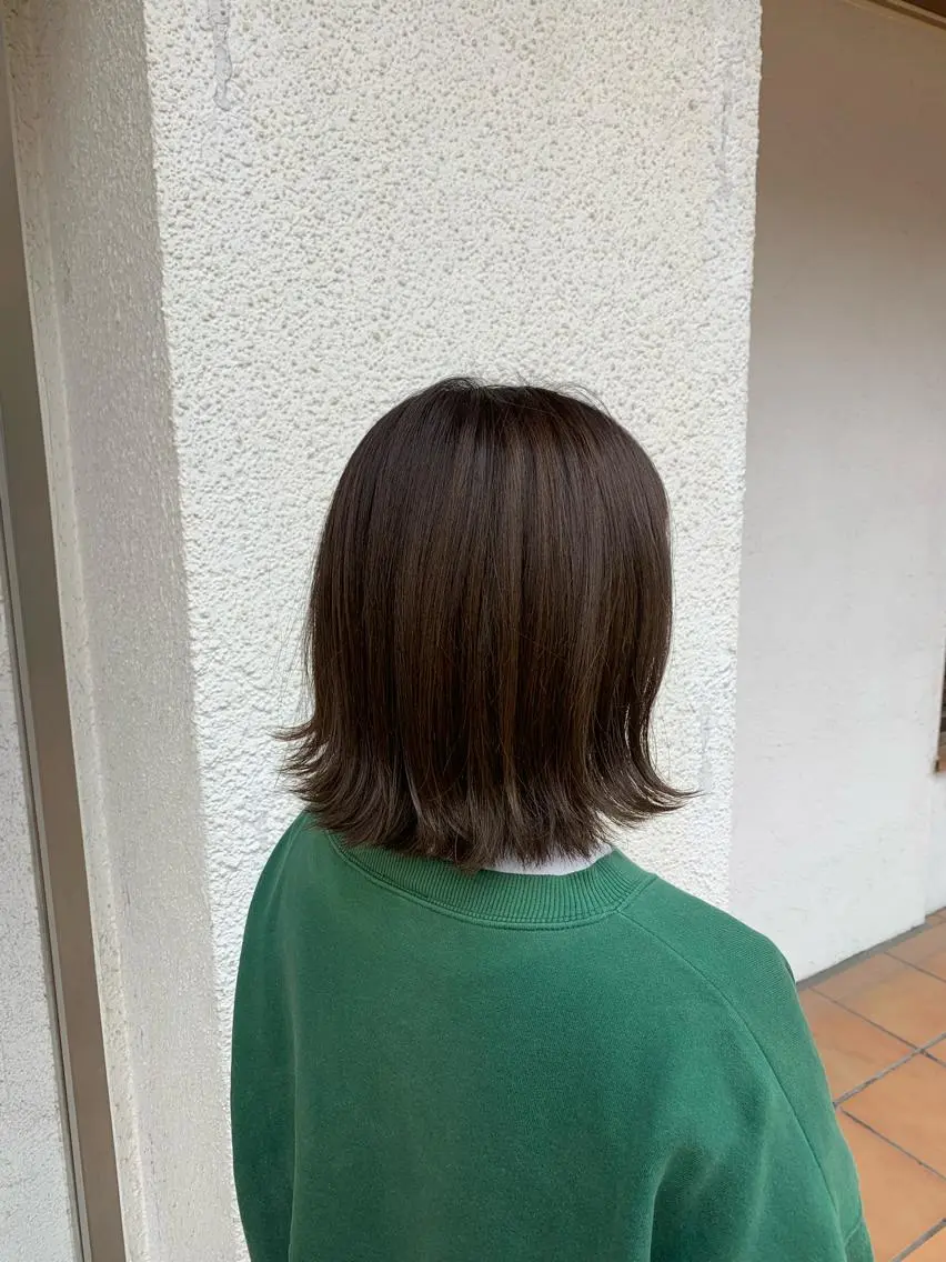 ミディアム カラー ヘアアレンジ カット ヘアカラー トリートメント ヘッドスパ putri 川邉 優花のヘアスタイル