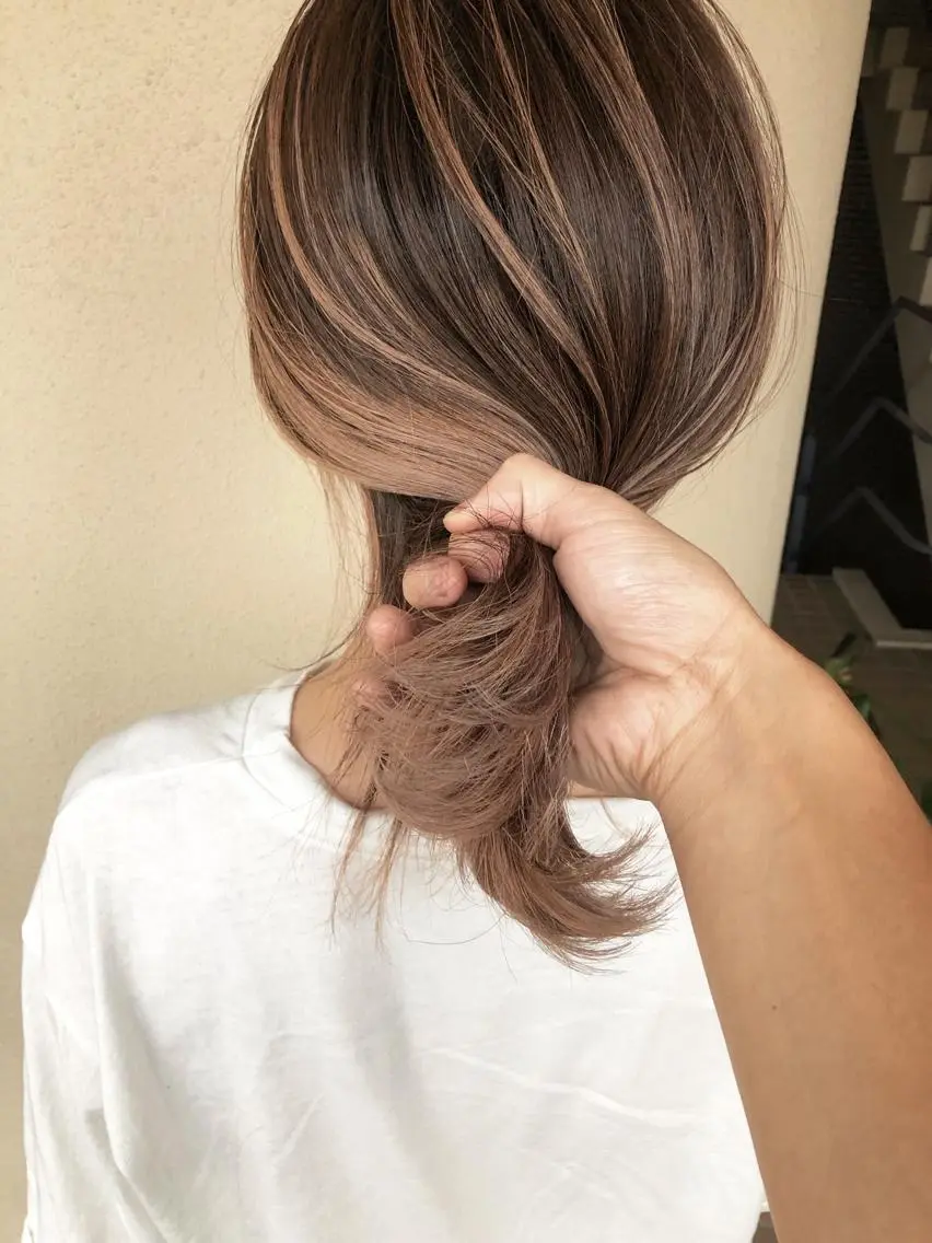 ミディアム カラー 佐々木 まゆかのヘアスタイル