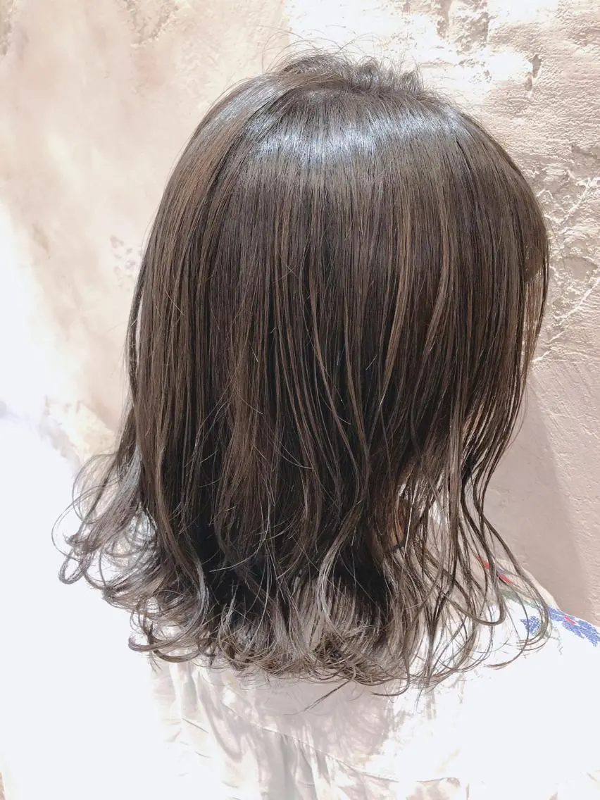 ミディアム アッシュ カット ヘアカラー トリートメント 代表山口ひな 髪質改善のプロのヘアスタイル