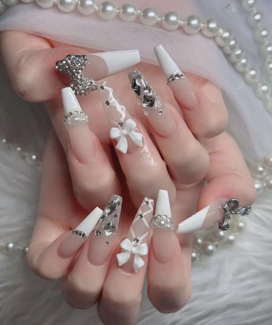 ネイル チークネイル フレンチネイル キラキラネイル 韓国ネイル マグネットネイル ハンドネイル Hbaby nailのネイルデザイン