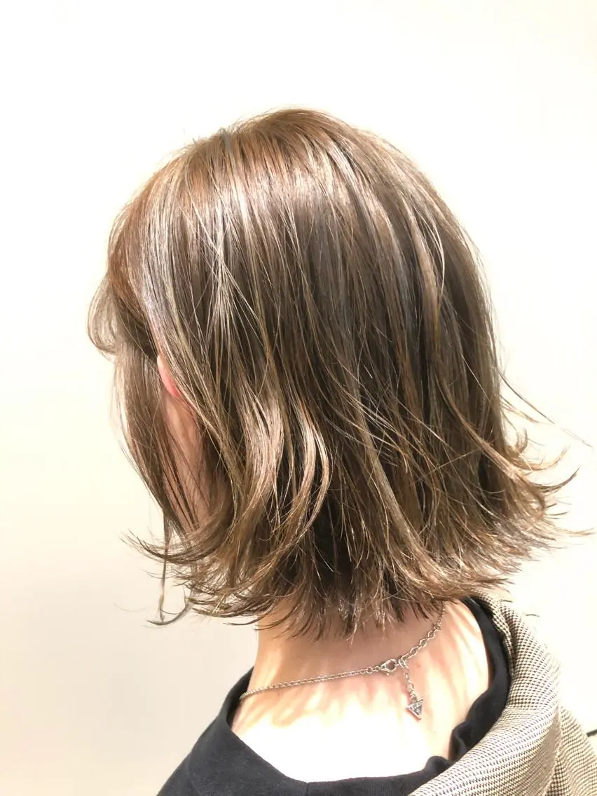 ミディアム カラー ブリーチ ブリーチなしカラー ワタナベ テルマサのヘアスタイル
