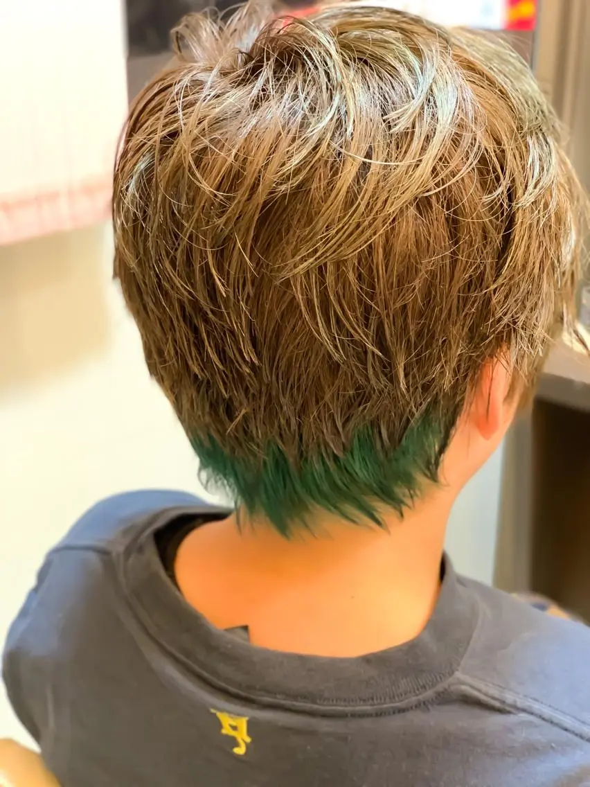 ショート カラー ショートヘア 大間 礼真のヘアスタイル