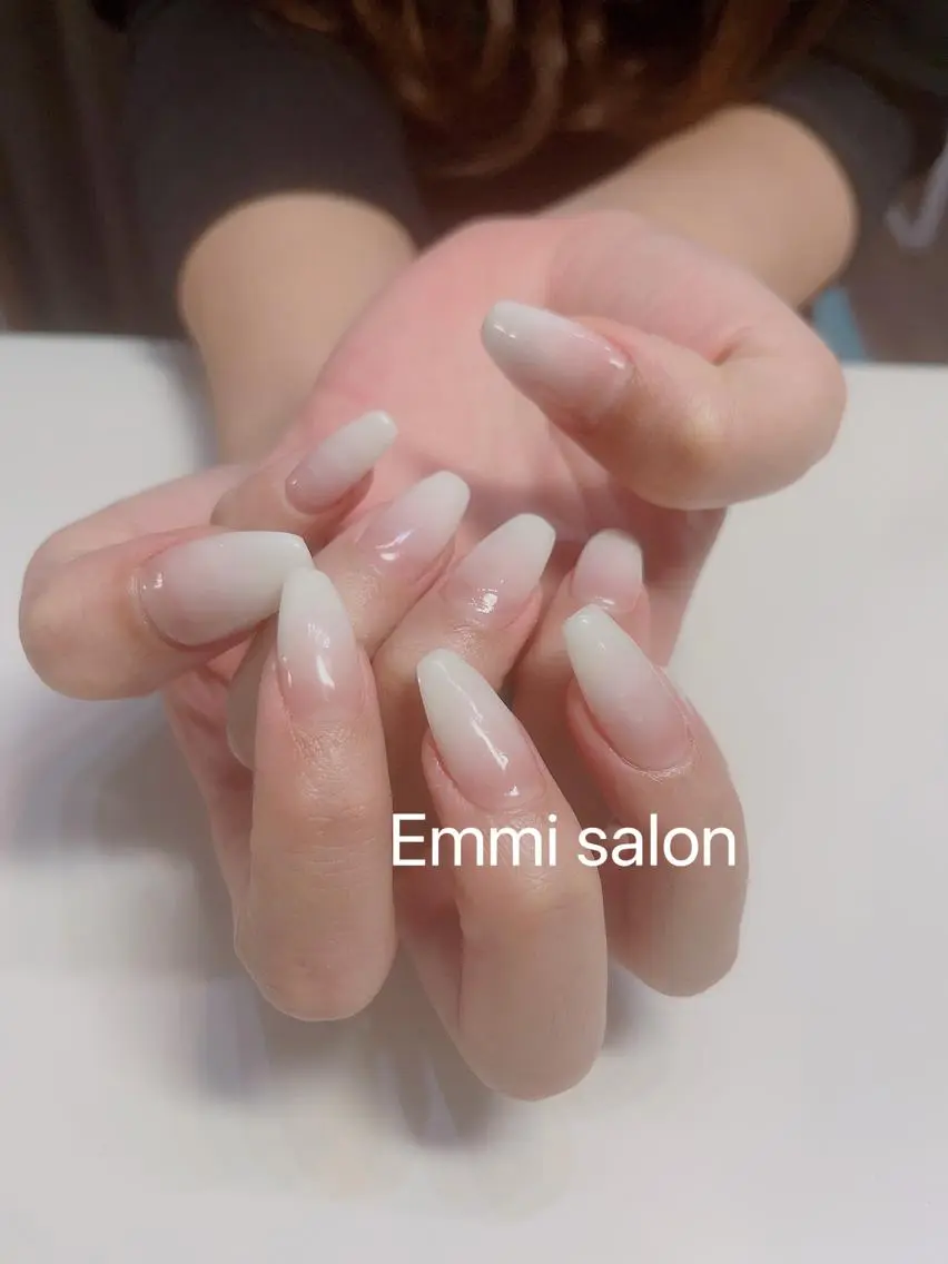 ネイル グラデーション Emmi salonのネイルデザイン