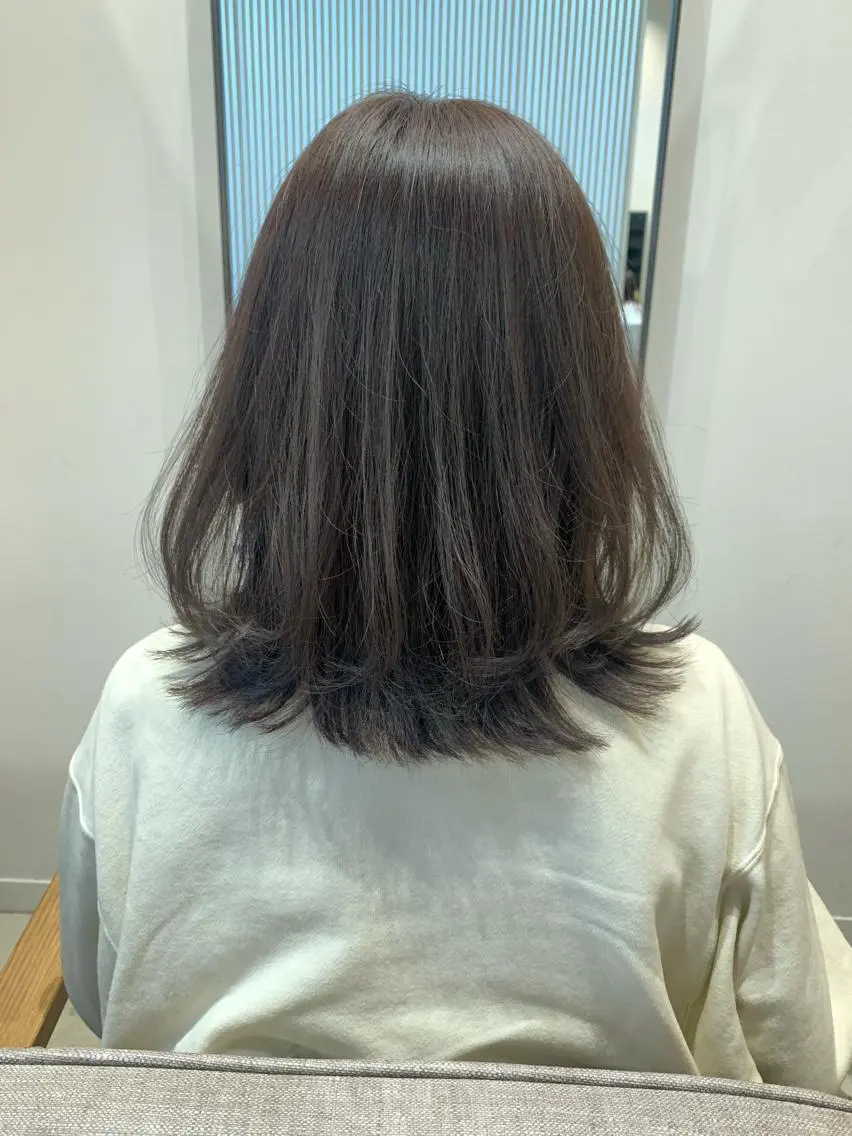 ミディアム カラー ヘアアレンジ グレージュ ヘアカラー トリートメント yuka .のヘアスタイル