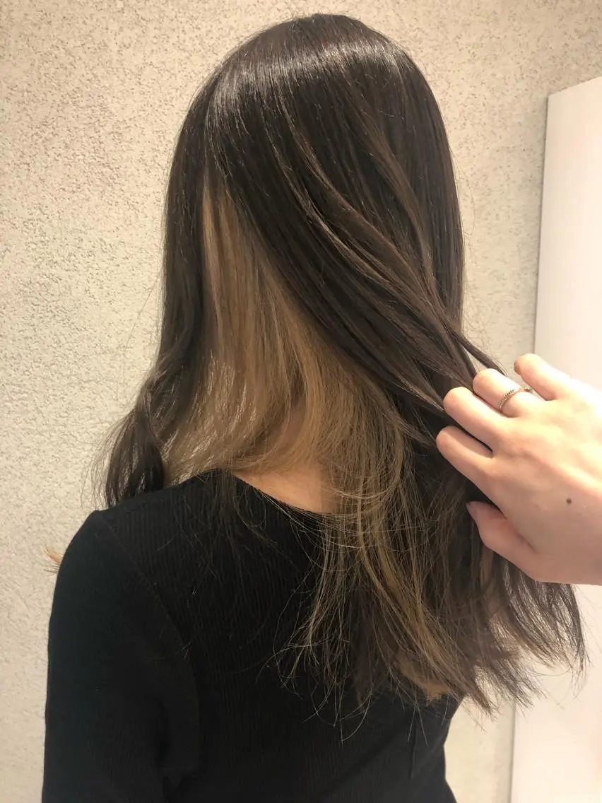 ロング カラー ベージュカラー ヘアカラー 阿部 美咲のヘアスタイル