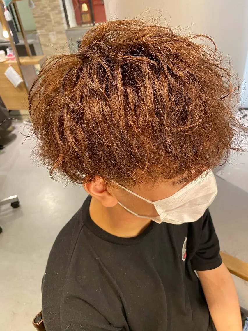 パーマ メンズ メンズブリーチ メンズパーマ カット ヘアカラー 梅田茶屋町メンズ 専門美容師 山元一平のヘアスタイル