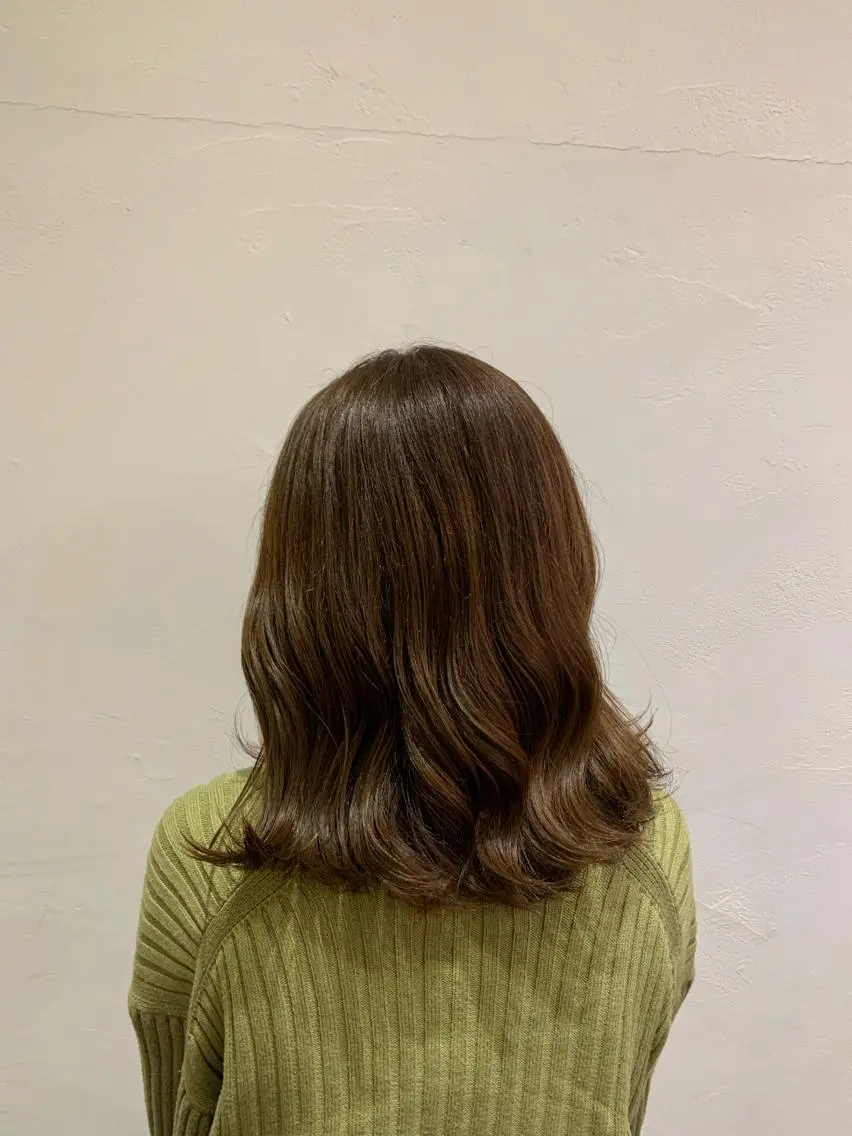 セミロング 小西 美帆のヘアスタイル