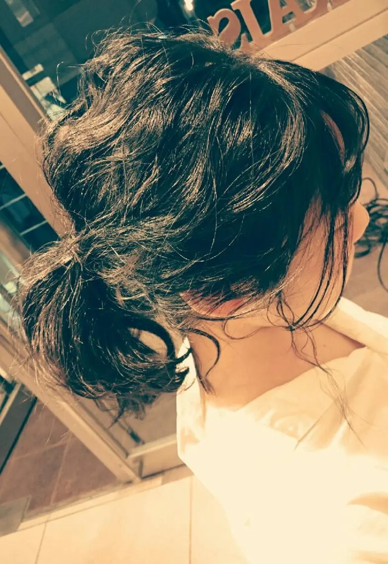 ヘアアレンジ ミディアム おくれ毛 ヘアセット/髪質改善 /カラー/TADOのヘアスタイル