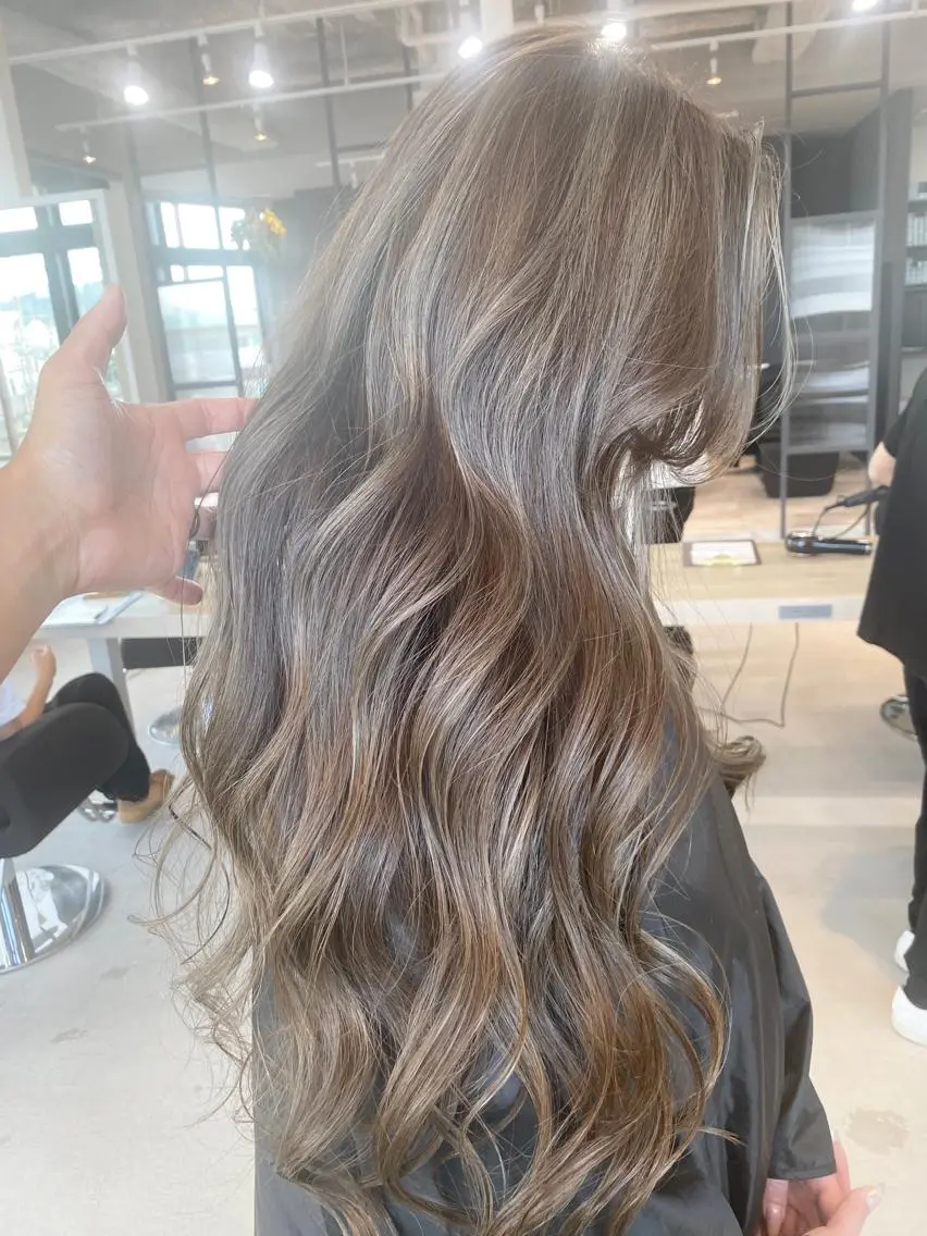 ロング カラー ネイル マツエク・マツパ アイブロウ カット ヘアカラー トリートメント 井上 一平のヘアスタイル