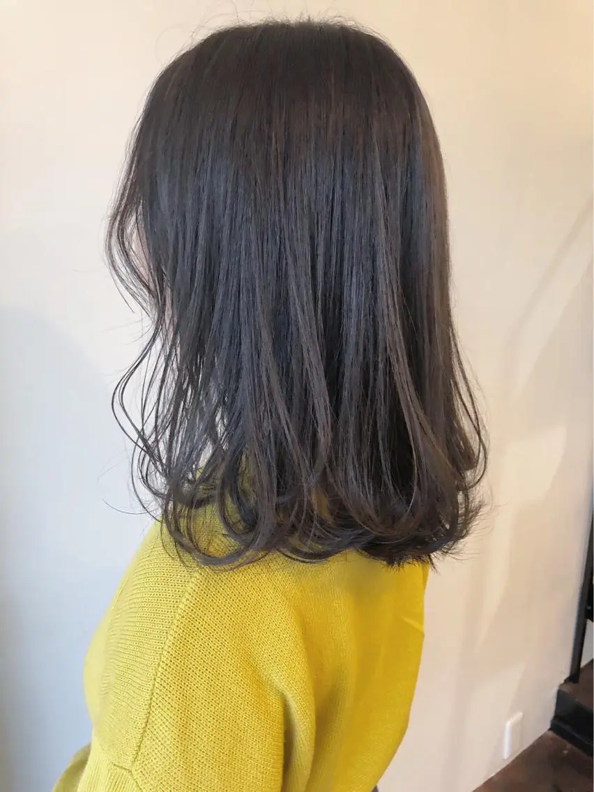 ミディアム カラー カット ヘアカラー トリートメント 安藤 佑衣のヘアスタイル