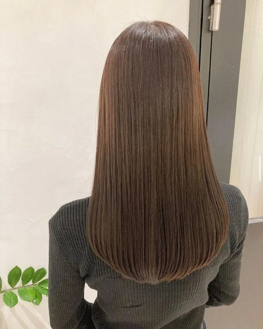 ロング カラー ヘアアレンジ ベージュカラー ブラウンカラー ブラウンベージュ 顔周りカット レイヤーカット エグチ アキラのヘアスタイル