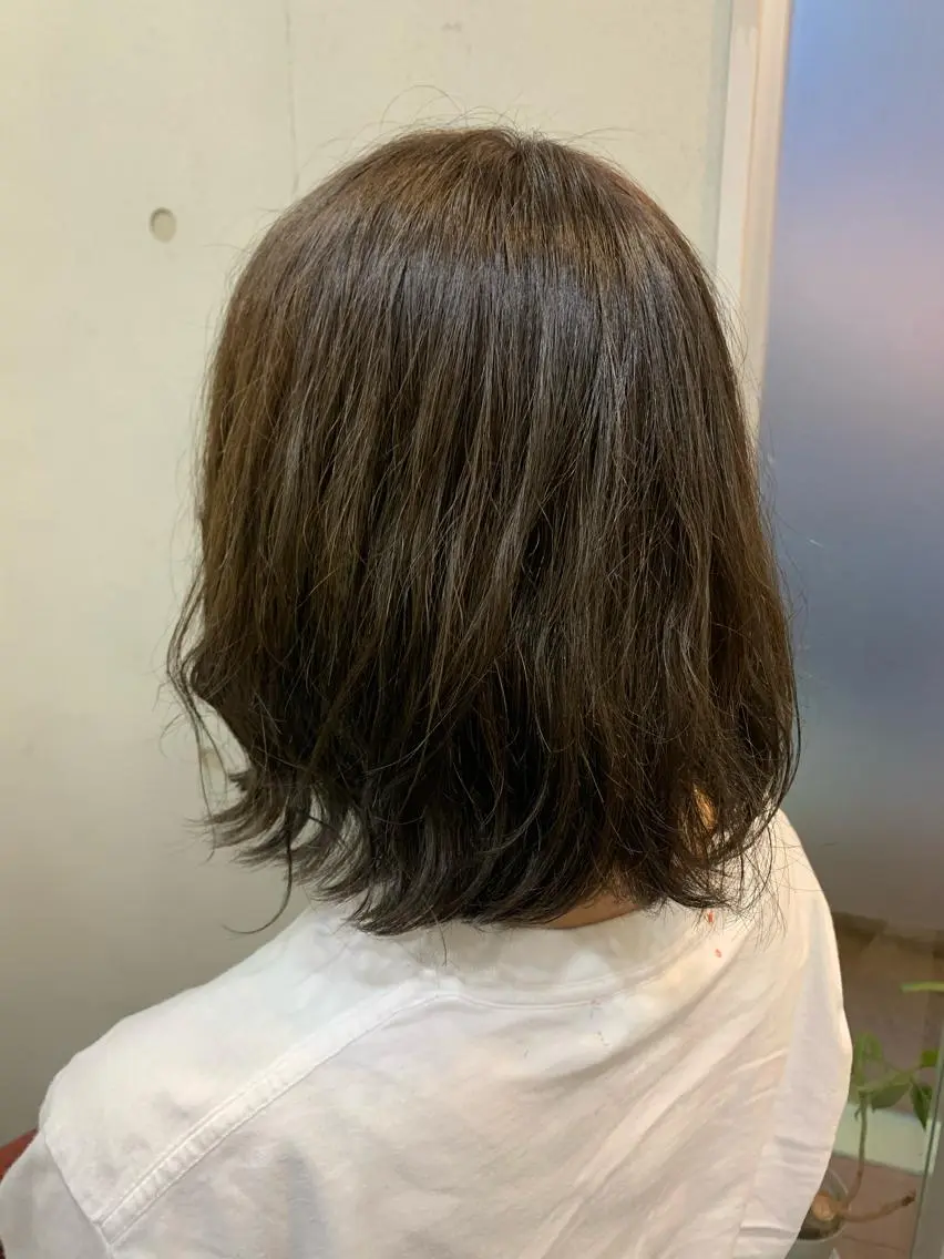 ミディアム おせ ちさとのヘアスタイル