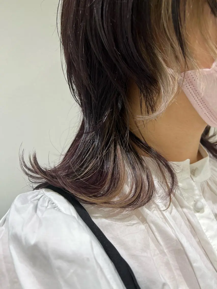 ミディアム カラー ベージュカラー イヤリングカラー ホワイトベージュ ウルフカット ヘアカラー トリートメント 【暖色カラー特化】 中山由梨のヘアスタイル
