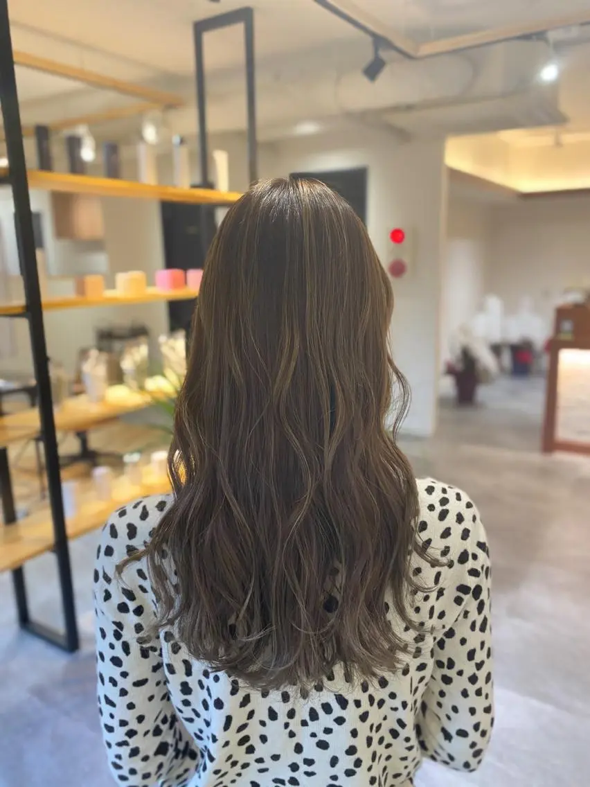 ロング カラー カット ヘアカラー トリートメント 美髪・透明感カラー 西川仁弥のヘアスタイル