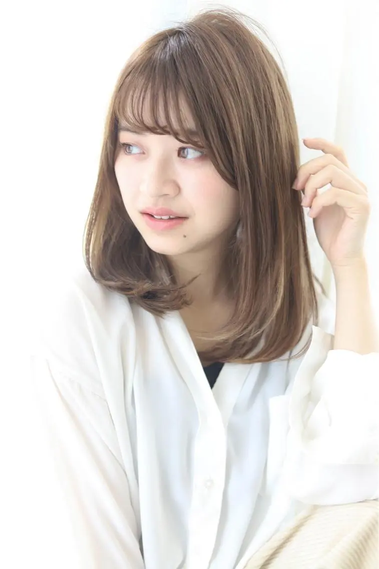 ミディアム ヘアカラー RINA 【Loem】のヘアスタイル