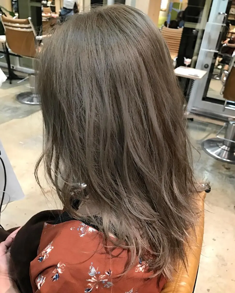 セミロング カラー ベージュカラー ハイトーンカラー 髪質改善🌟 TAKERUのヘアスタイル