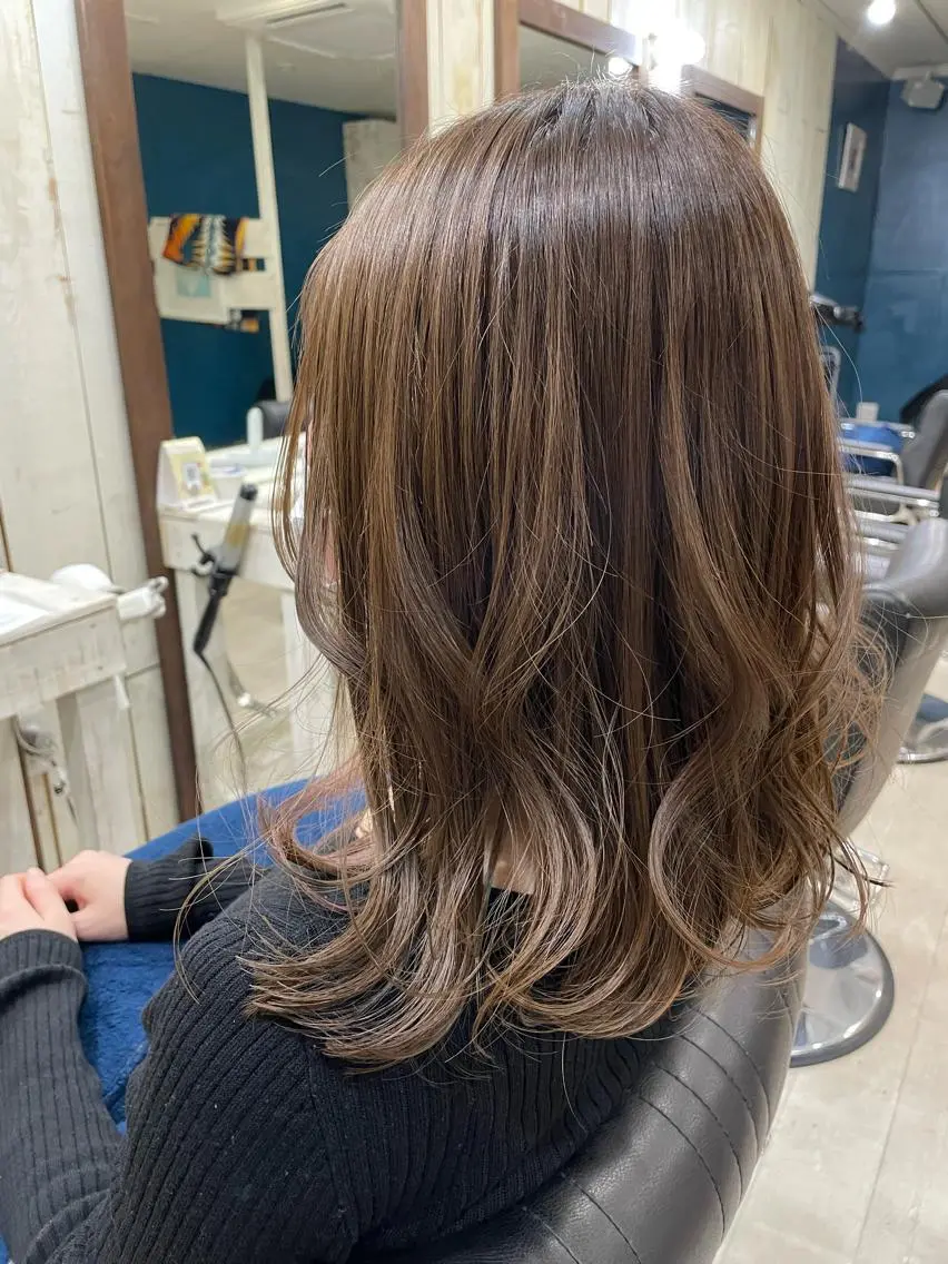 ミディアム カラー アッシュ ベージュカラー ブリーチ ブリーチなしカラー オレンジ Mens cut Hannaのヘアスタイル