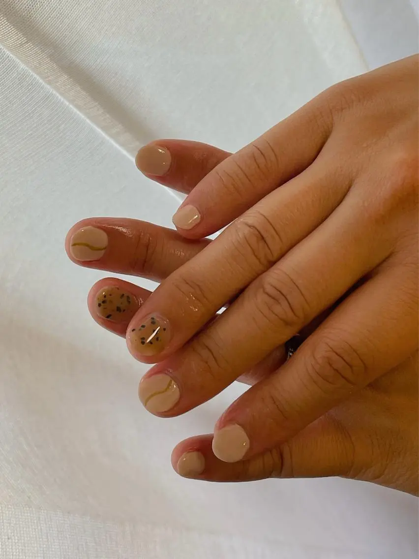 ネイル オーロラネイル フラワーネイル フットネイル フレンチネイル ジェルネイル ハンドネイル mogunail &blowのネイルデザイン