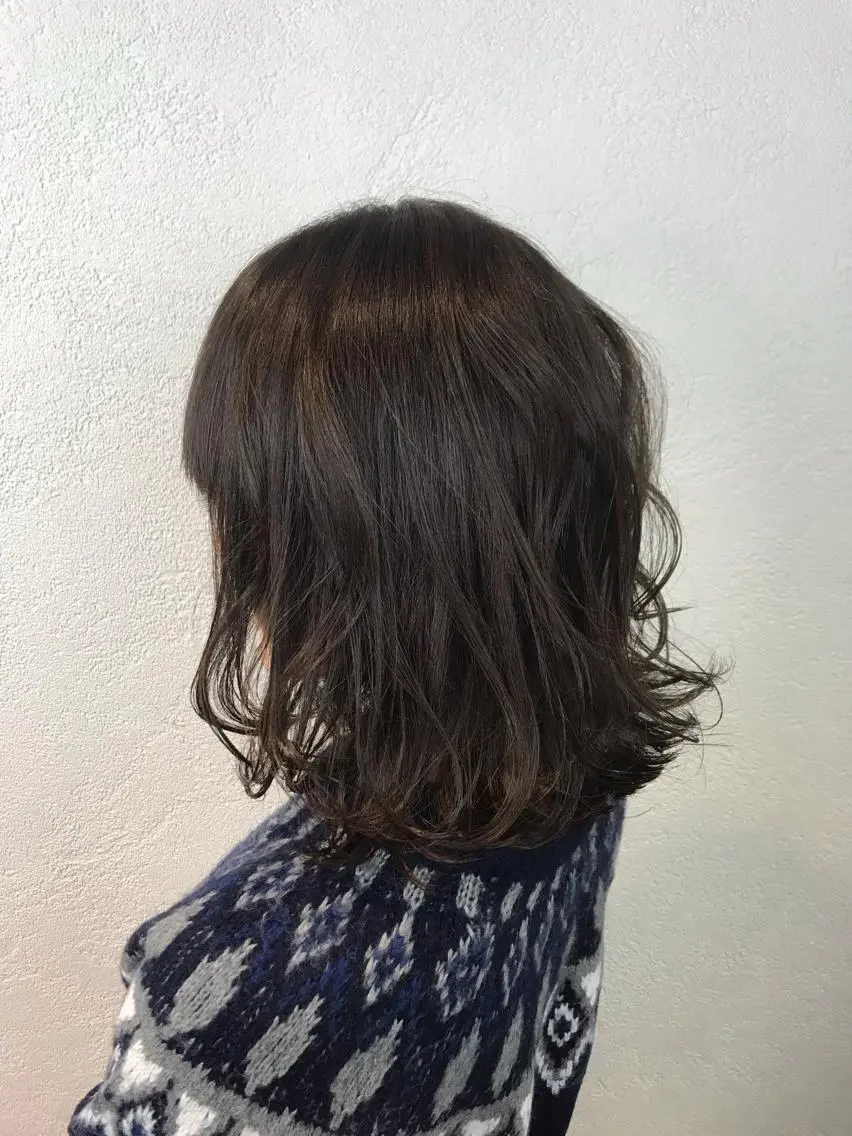 ミディアム カラー 透明感カラー 外ハネヘア カット ヘアカラー トリートメント デザインカラー🌈 高木リョウのヘアスタイル