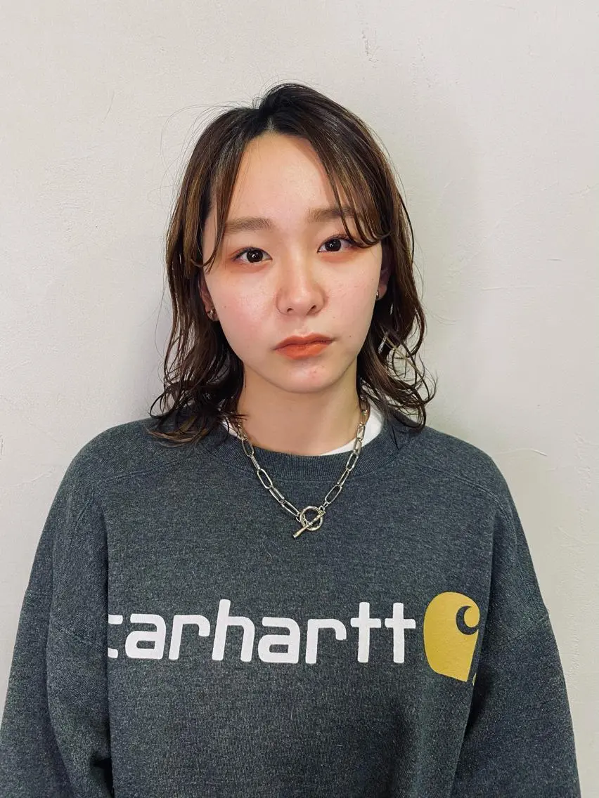 ミディアム ミディアムレイヤー ミディアムパーマ レイヤーカット 宮腰 瑠果のヘアスタイル