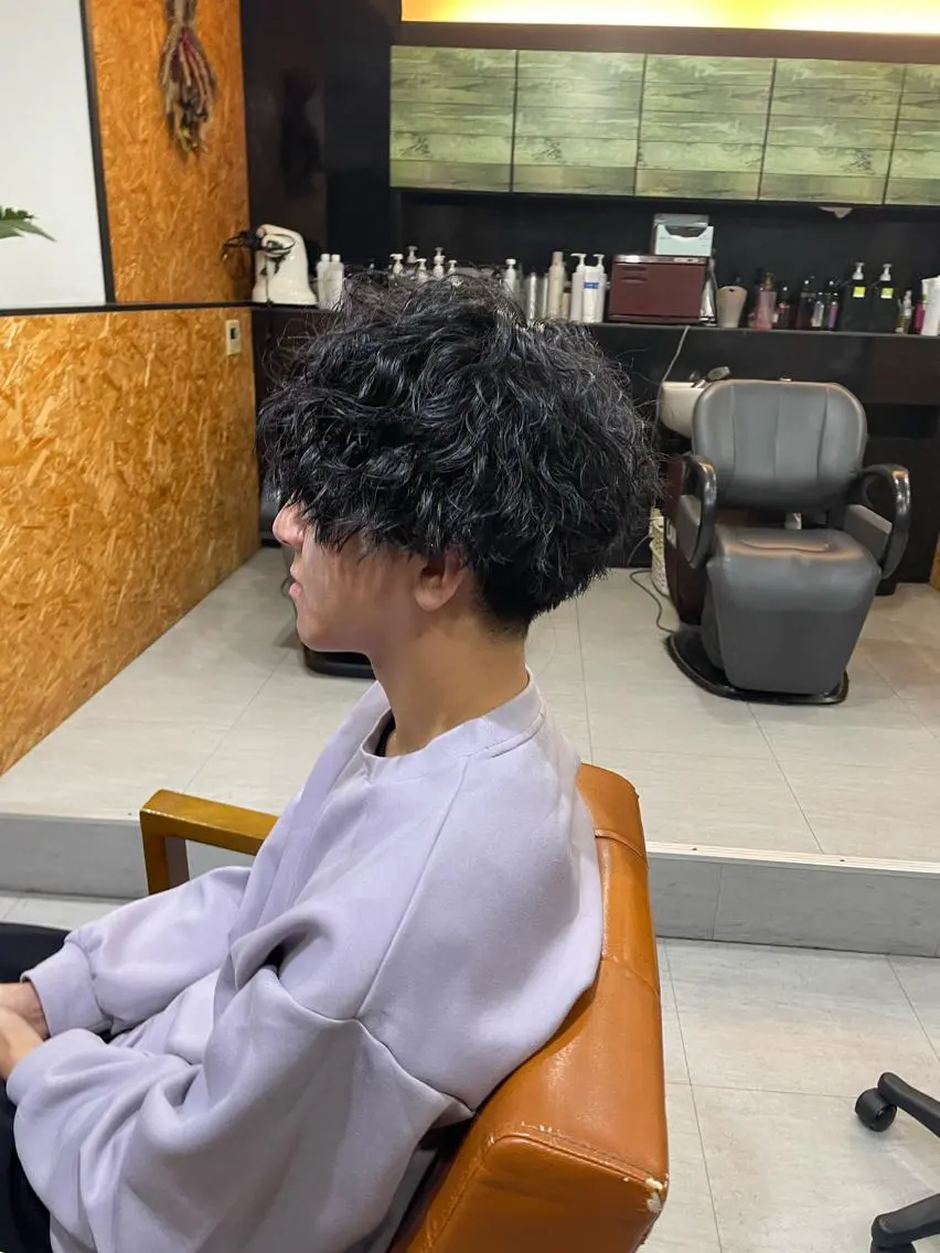 ショート パーマ メンズ メンズパーマ ツイストスパイラルパーマ スパイラルパーマ かんばら りょーいのヘアスタイル