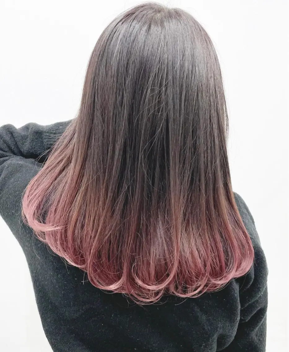 セミロング カラー ヘアアレンジ ブリーチ グラデーションカラー ピンクカラー ヘアカラー トリートメント 🦄インナーカラー 🦄貫井彩花のヘアスタイル