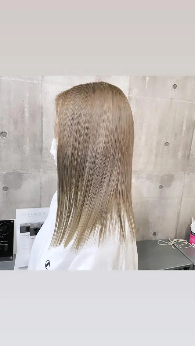 ミディアム カラー パーマ ヘアアレンジ メンズ キッズ ネイル マツエク・マツパ メンズブリーチ メンズハイライト メンズインナーカラー メンズ韓国風 ブリーチ ヘアカラー トリートメント ヘアセット 切りっぱなしヘアボブ ミディアムヘアRYOのヘアスタイル