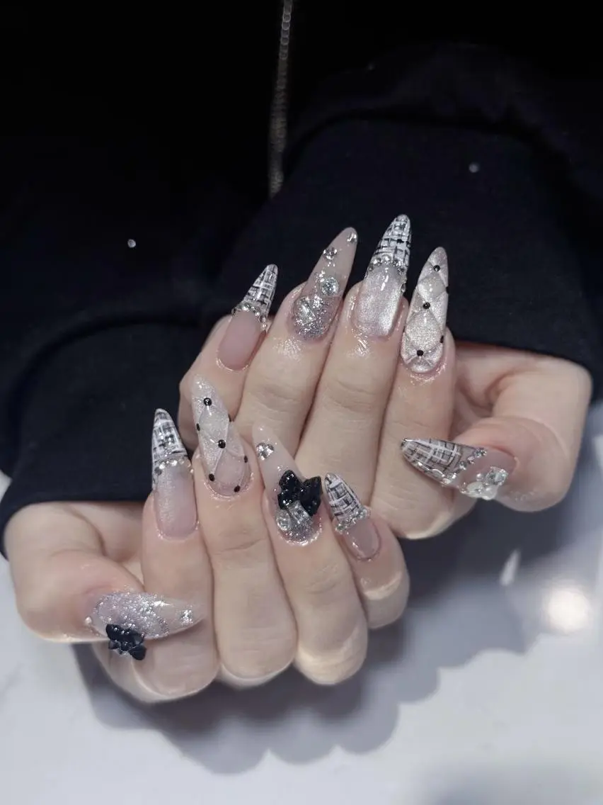 ネイル 長さ出し フレンチネイル グラデーション 卒業式 マグネットネイル ハンドネイル MIHANA NAILのネイルデザイン