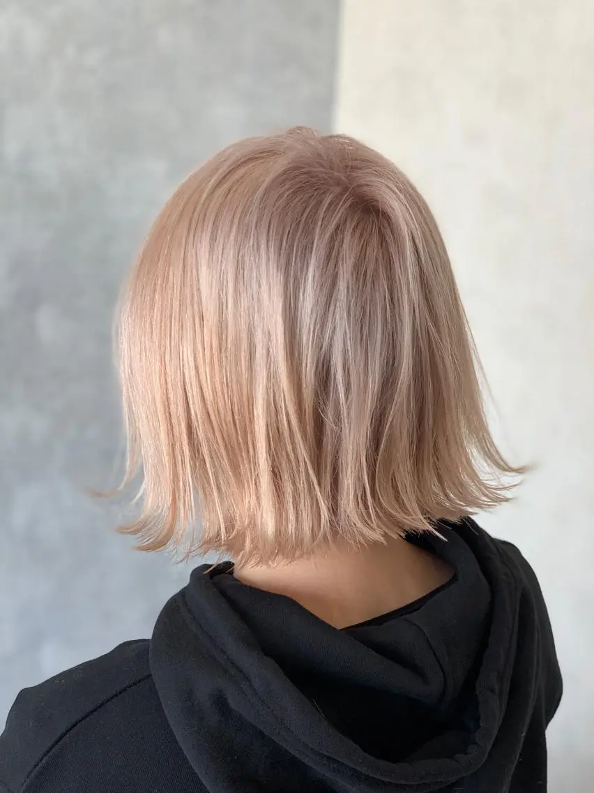 ショート カラー ベージュカラー ピンクカラー ピンクベージュ ヘアカラー トリートメント LUXBE LUCEのヘアスタイル