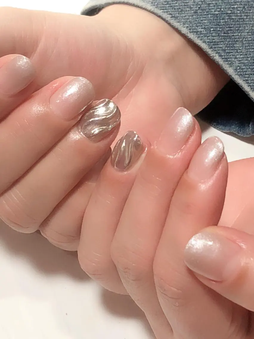 ネイル グラデーション ミラーネイル ハンドネイル lavita. mimuraのネイルデザイン