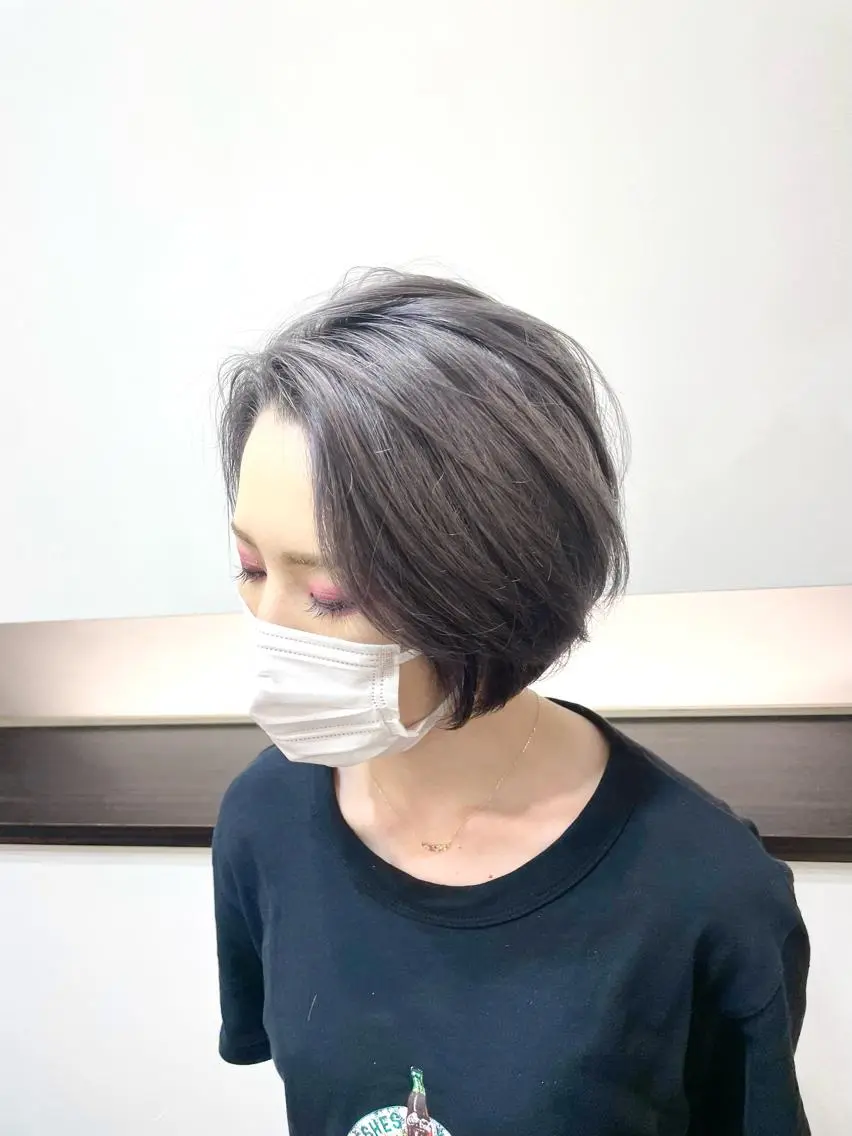 ショート カラー グレージュ カット ヘアカラー トリートメント ダメージレスブリーチ HIROSHIのヘアスタイル