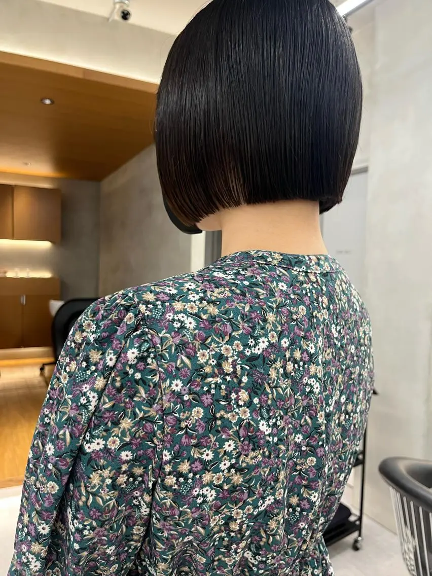ミディアム 縮毛矯正ボブ&顔まわ レイヤー♡TOMOEのヘアスタイル