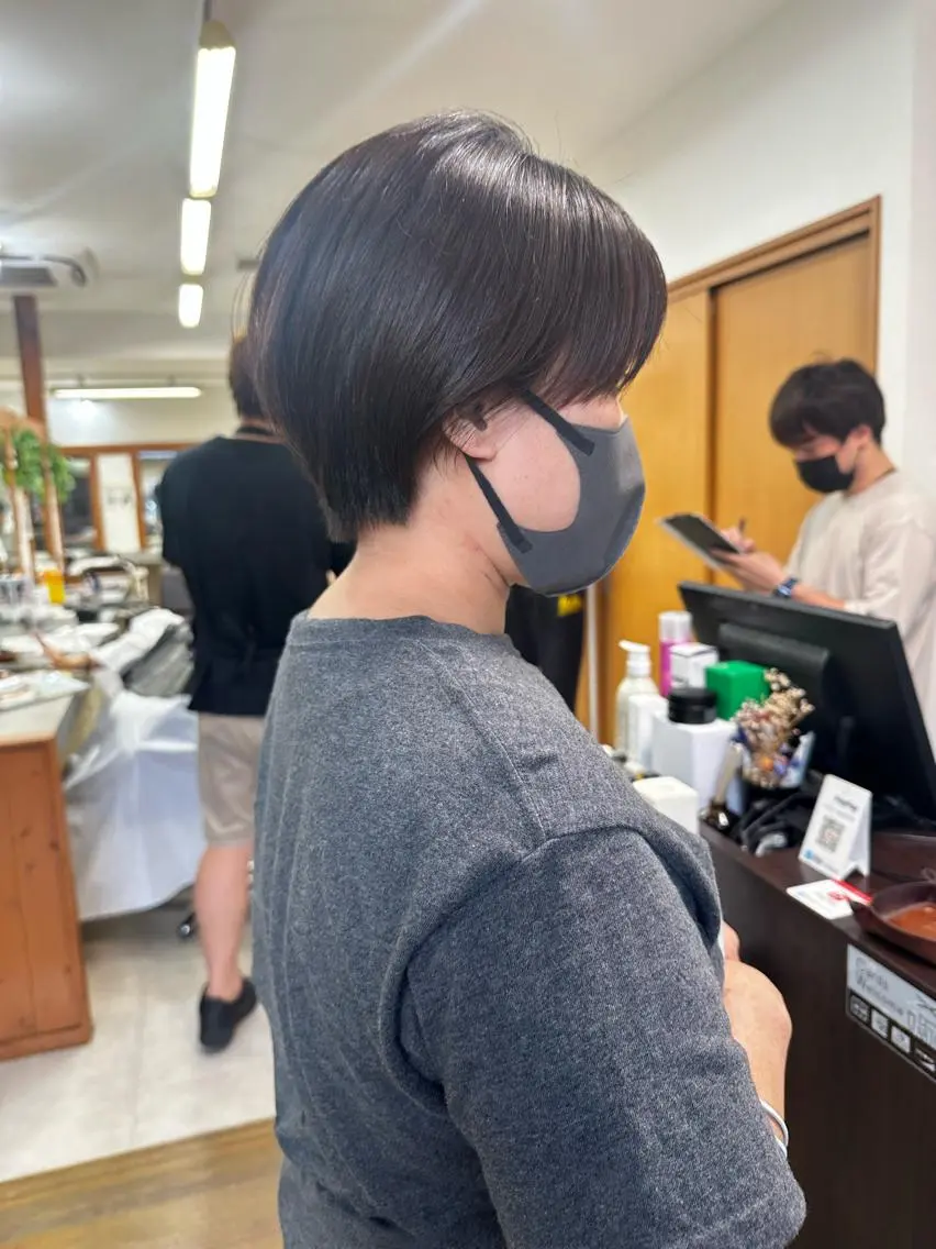 ショート ブリーチカラー🫧 森　凪沙のヘアスタイル
