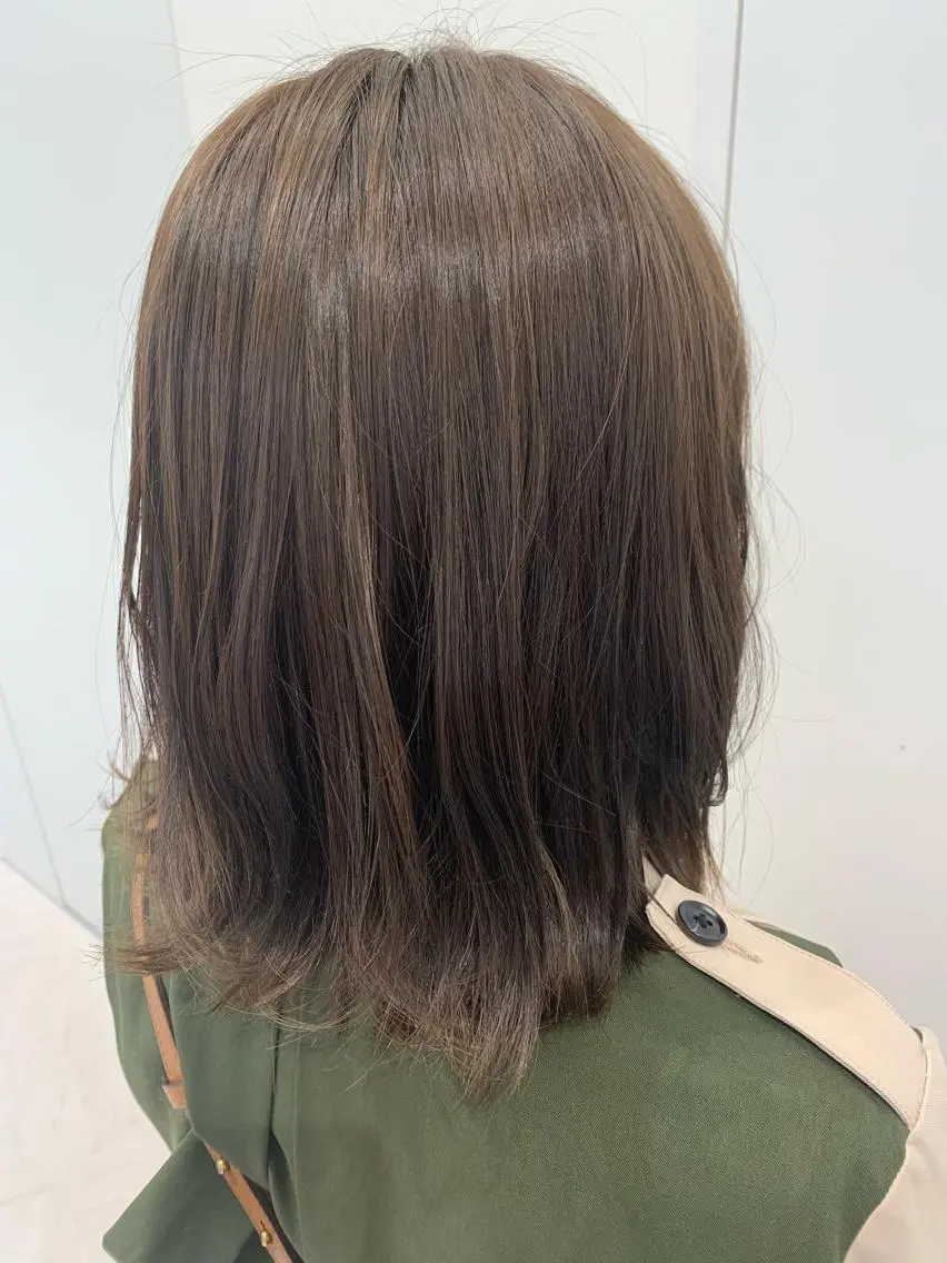 ミディアム カラー アッシュ アッシュグレー アッシュグレージュ グレージュ ヘアカラー トリートメント 透明感♡︎♡︎ 佐々木早苗のヘアスタイル