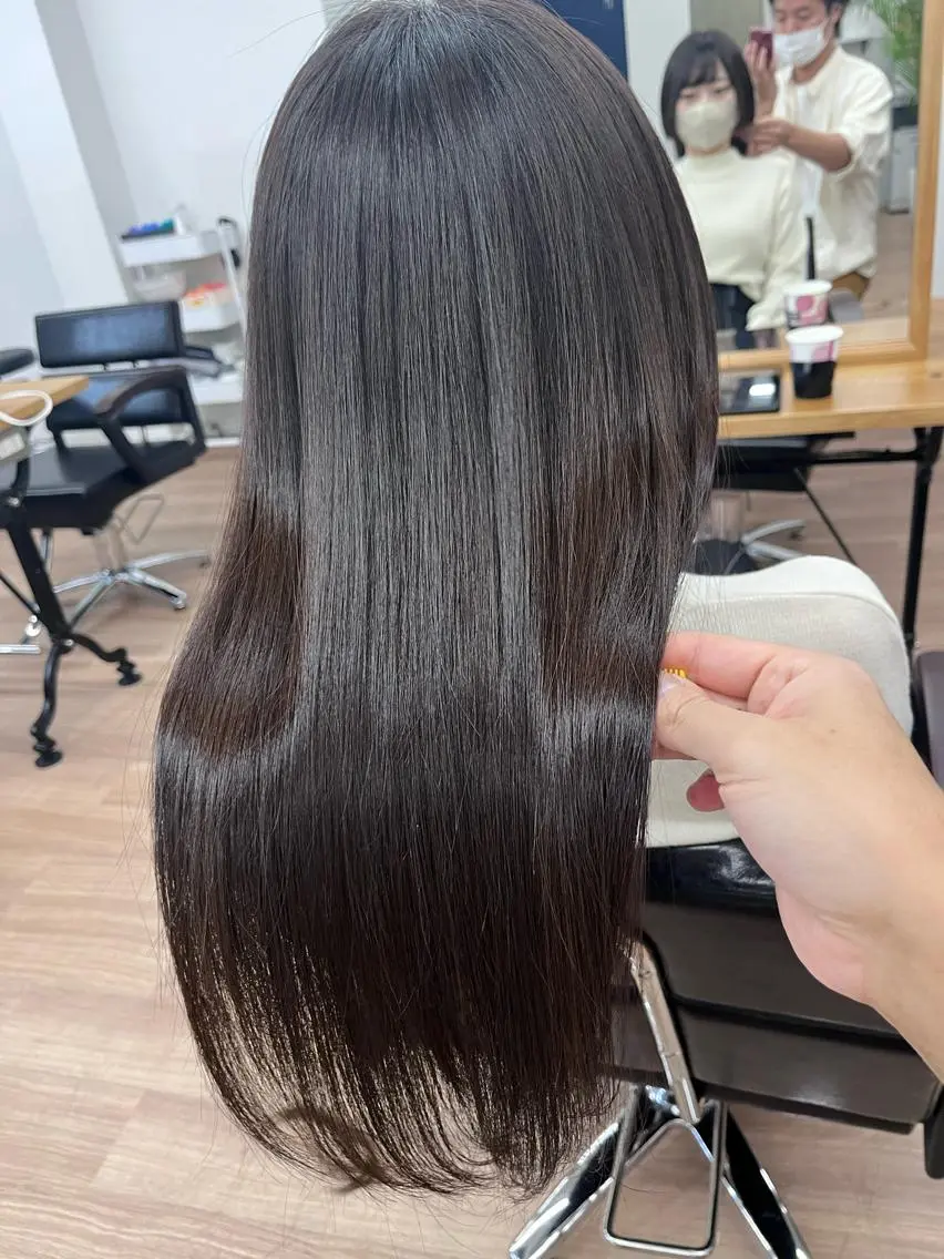 セミロング カラー パーマ ヘアアレンジ メンズ キッズ ネイル マツエク・マツパ アイブロウ メンズインナーカラー メンズ韓国風 黒髪 ブルーカラー ブルーブラック 渋谷レイヤーカット❌ 縮毛矯正専門/武田涼のヘアスタイル