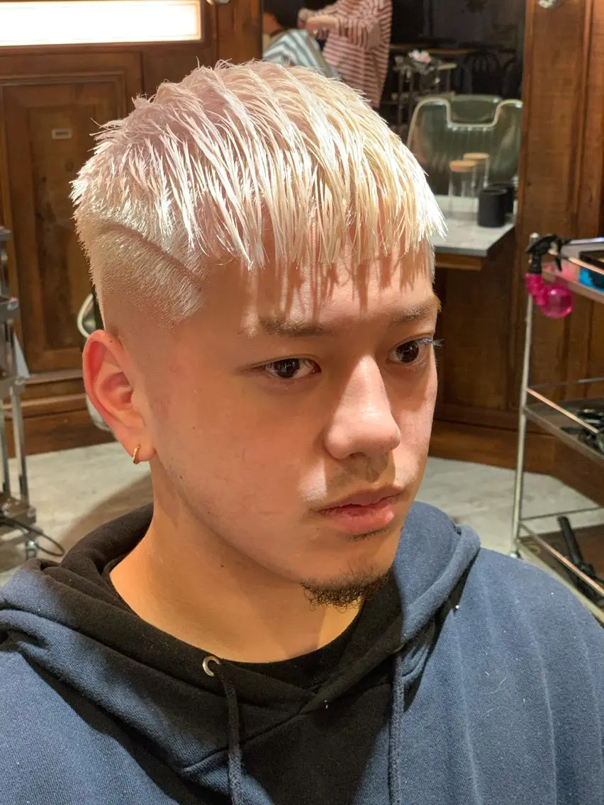 ショート カラー メンズ カット ヘアカラー トリートメント 🎱メンズフェード 特化HYOGA🎱のヘアスタイル