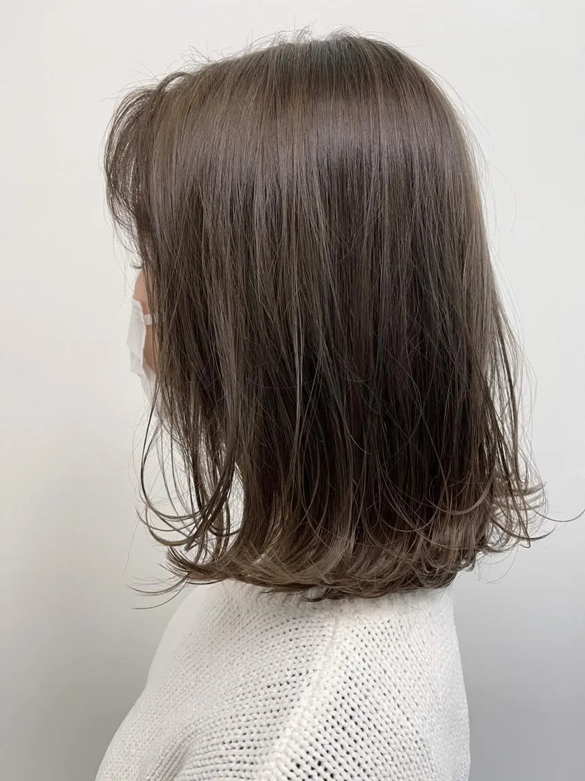 ミディアム 切りっぱなしボブ ボブ 外ハネヘア biscohair 髪にドラマを。のヘアスタイル