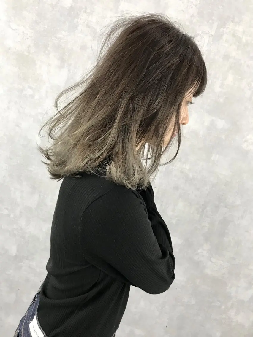 ミディアム カラー グレージュ TOMOYA/ ショート、レイヤーのヘアスタイル