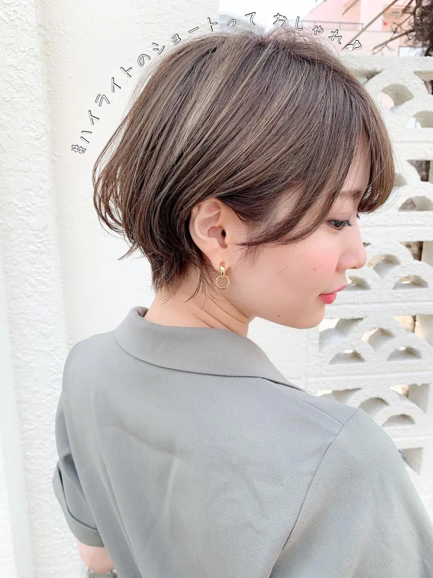 ショート カラー パーマ ハイライトカラー ハイライト ショートヘア 大人かわいい💍🤍 ボブ/ショートボブのヘアスタイル