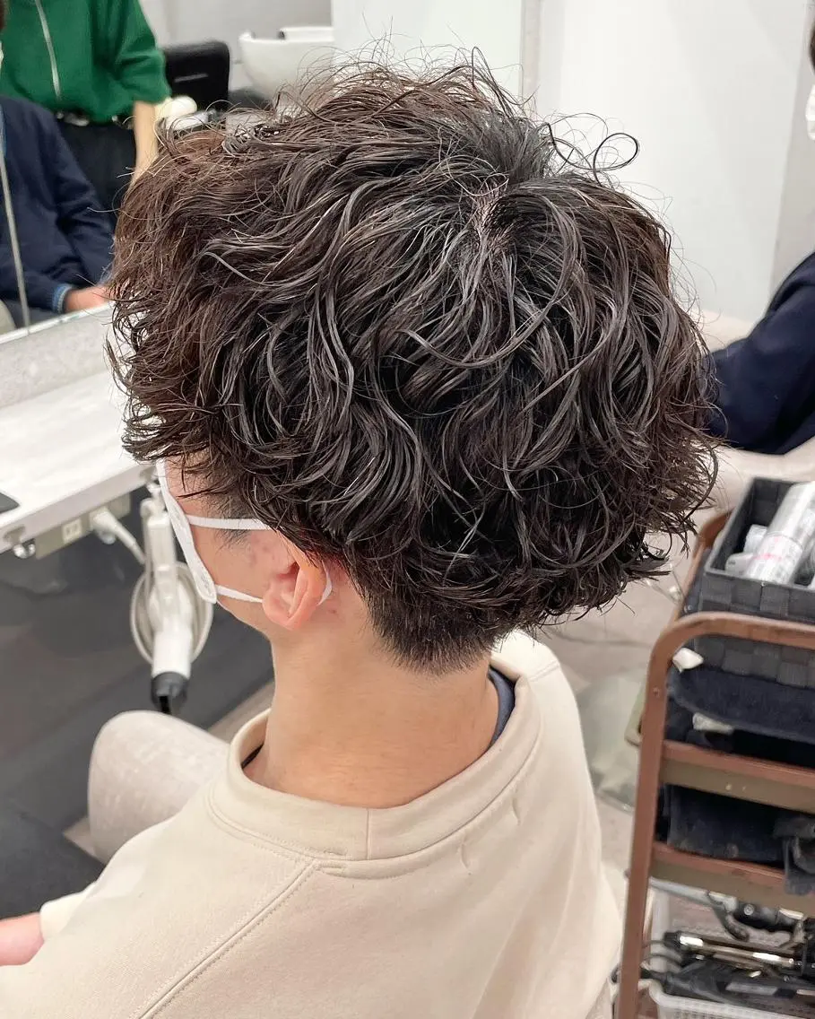 メンズ アップバング センターパート カルマパーマ マッシュ メンズパーマ メンズスタイリスト✨ 助川龍哉のヘアスタイル