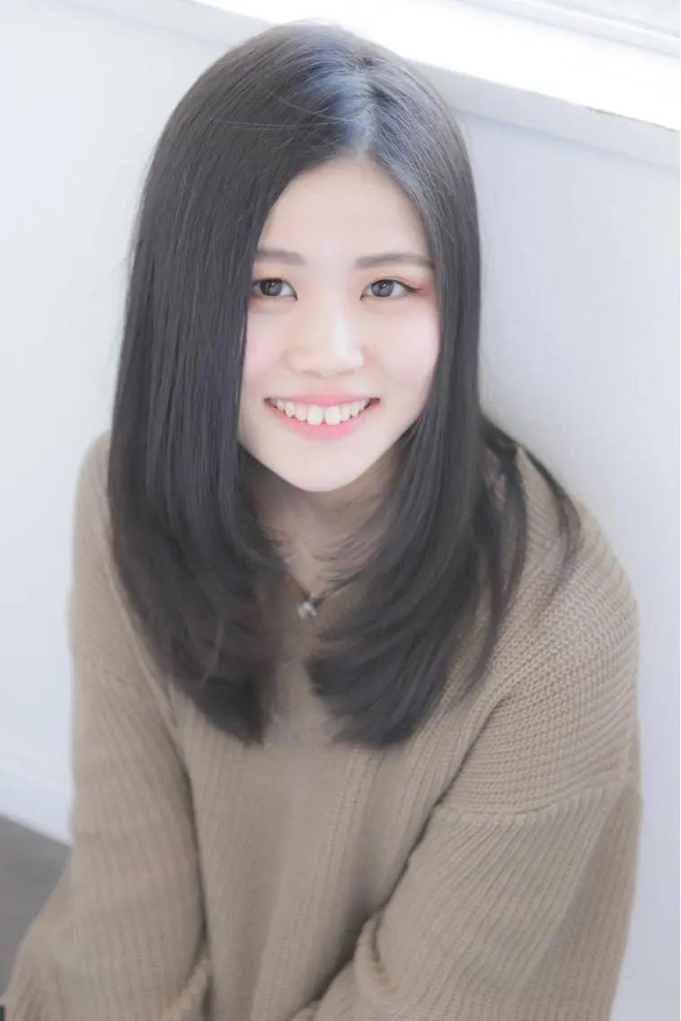 セミロング カット 縮毛矯正 トリートメント 髪質改善ayame 横山諒のヘアスタイル