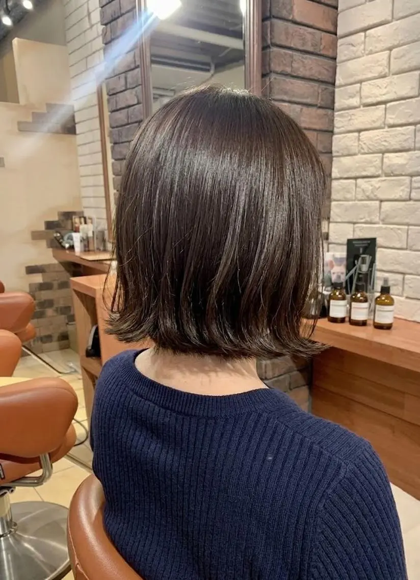 ミディアム ボブ 外ハネヘア カット ヘアカラー トリートメント flencia 丸 和博｜カットのヘアスタイル