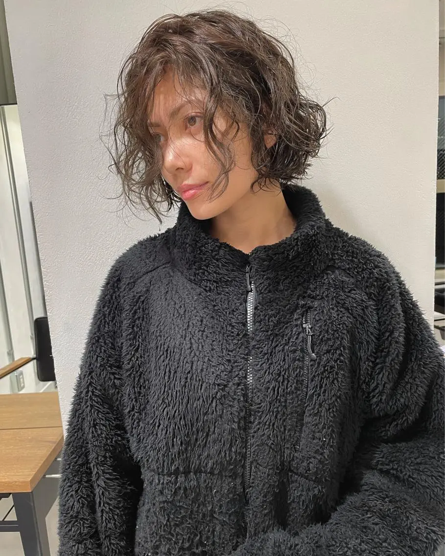 ショート カラー パーマ アッシュ ボブ くせ毛 カット ヘアカラー パーマ 村上雅人 ナチュラルモードのヘアスタイル