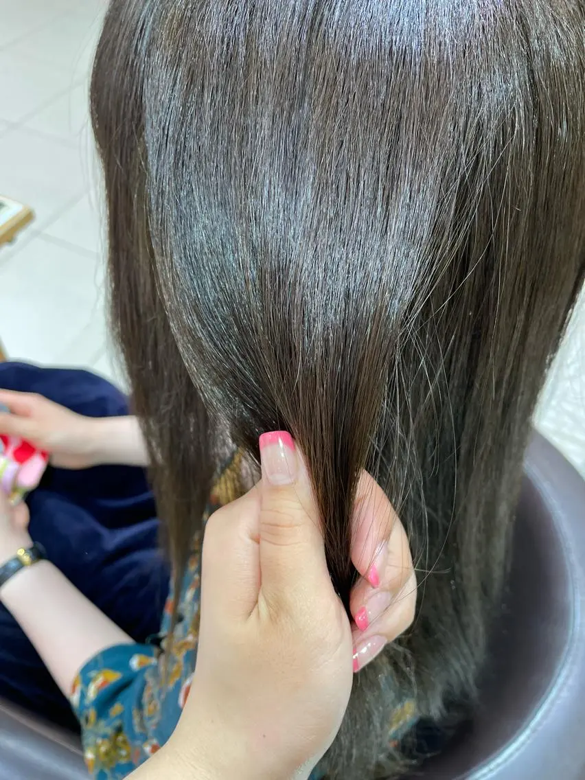 ロング カット ヘアカラー 透明感カラー🩵 mioのヘアスタイル