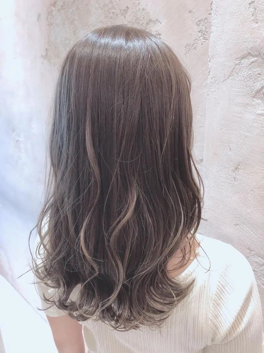 ミディアム カット 代表山口ひな 髪質改善のプロのヘアスタイル