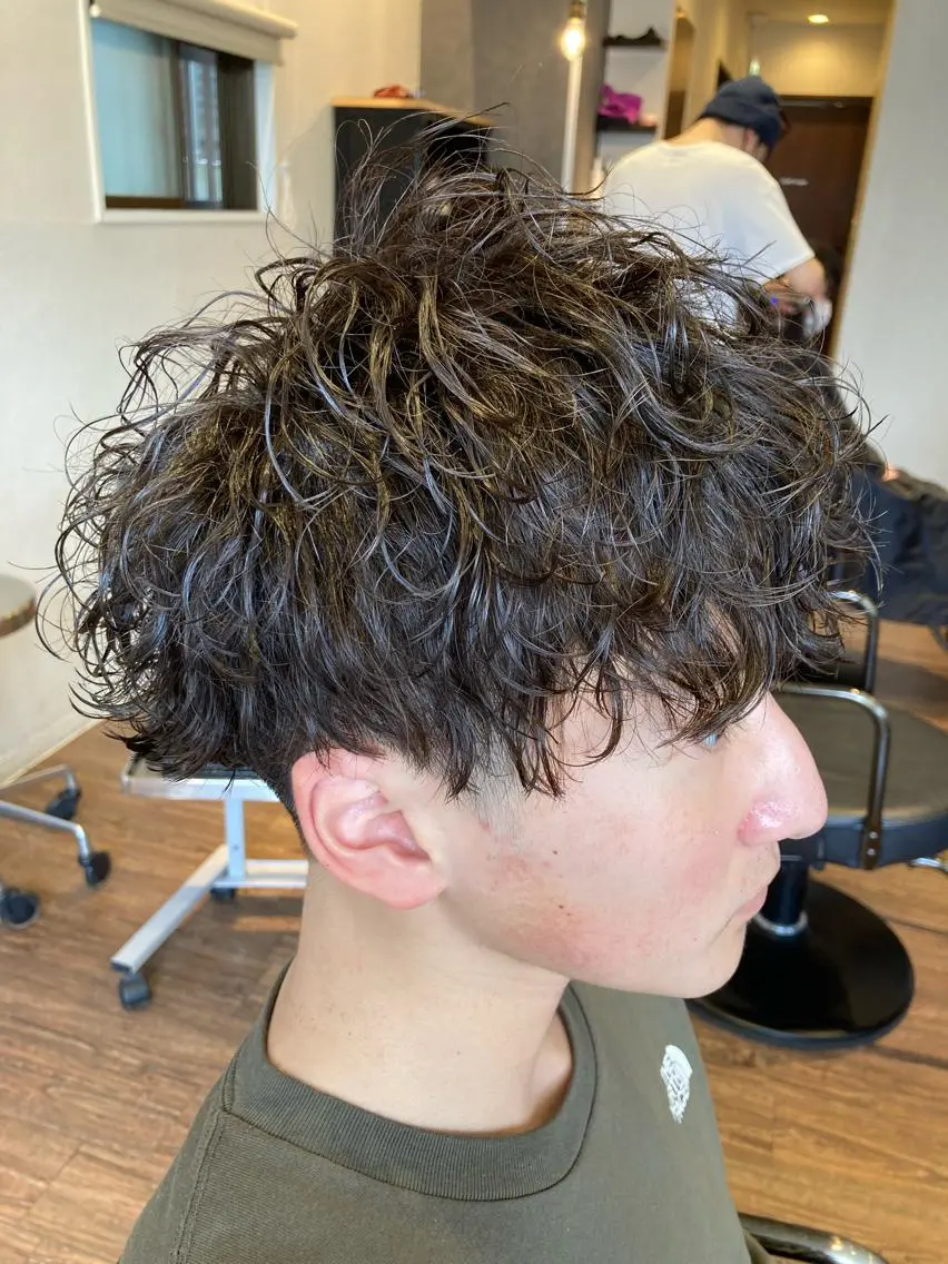 ショート パーマ ツイストスパイラルパーマ スパイラルパーマ カット パーマ 橋本 和弥のヘアスタイル