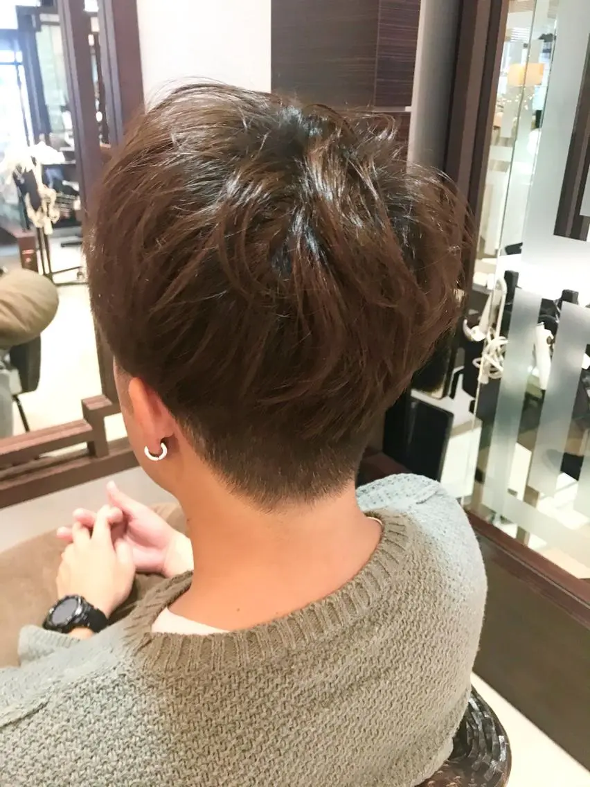 メンズ カット ヘアカラー トリートメント 岩上 充希のヘアスタイル