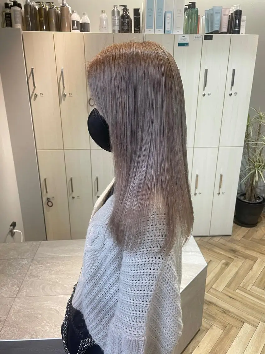 ロング カラー ベージュカラー ホワイトベージュ 浦野 剛志のヘアスタイル